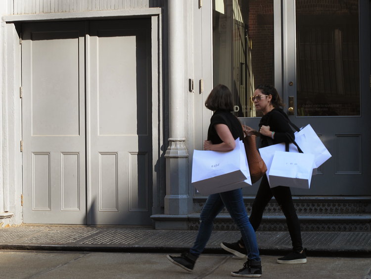 Jochen Brennecke Photography 2 steps 4 bags New York