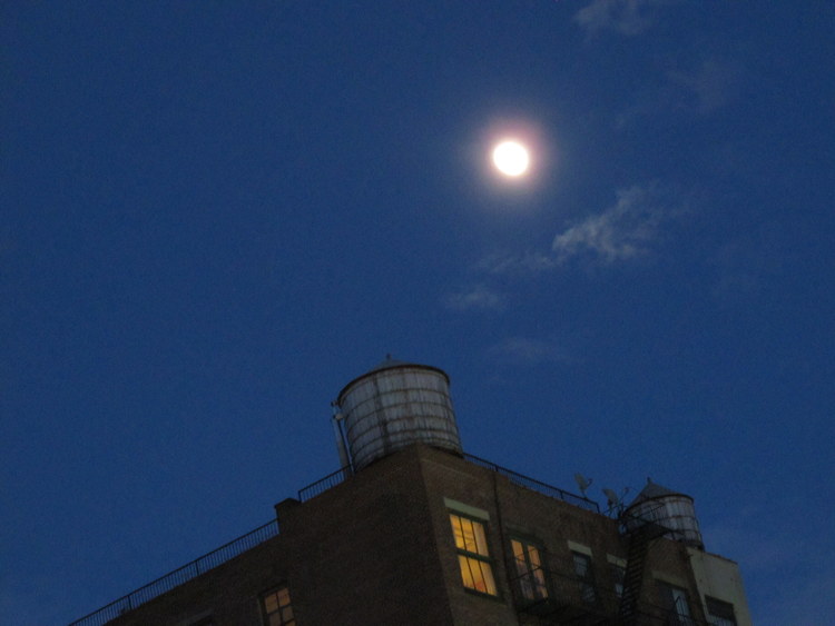 Jochen Brennecke Photography over moon New York