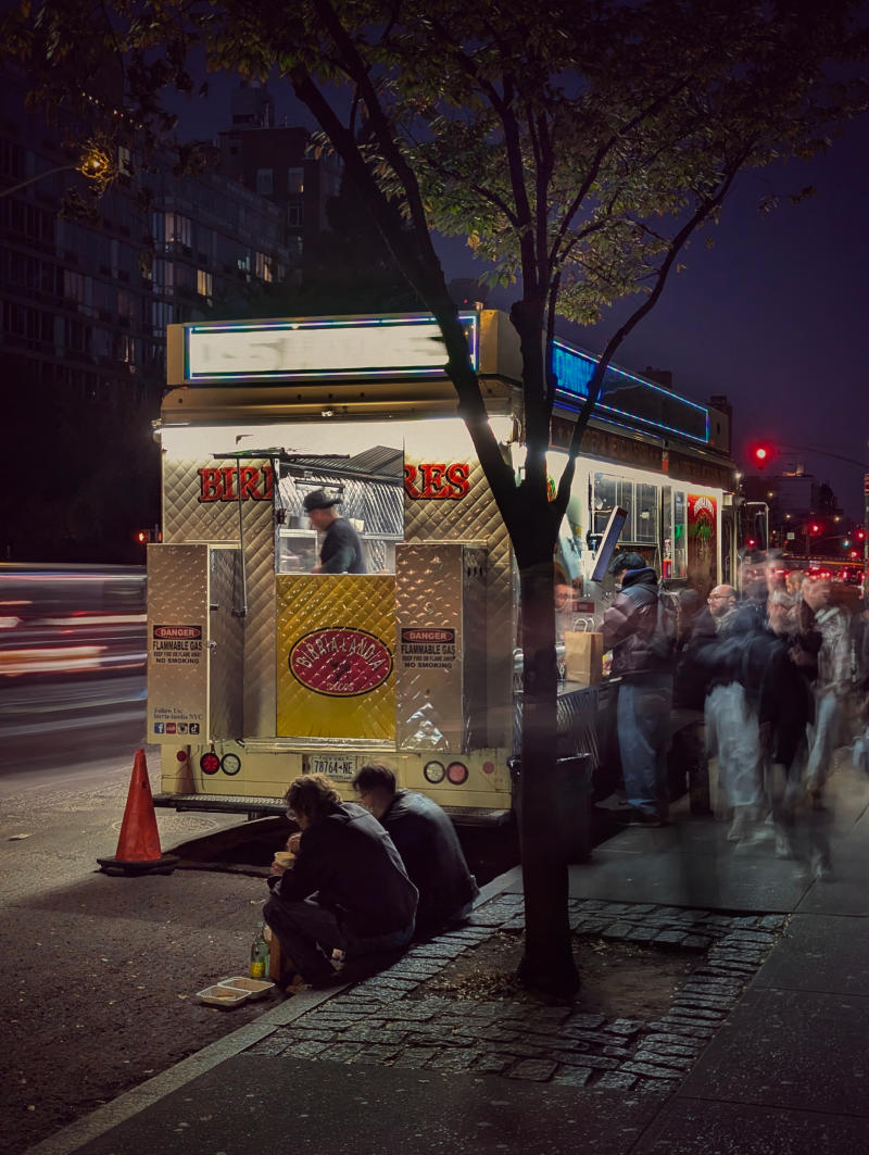 Jochen Brennecke Photography curbside dinner New York